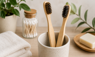 Periuțele de dinți din păr natural: tradiție, beneficii și motive pentru care sunt din nou apreciate
