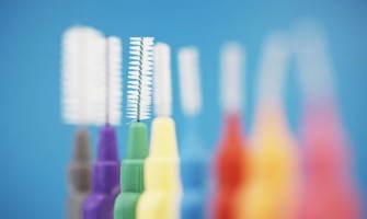 Ata dentara sau periutele interdentare: ce sa folosesc?